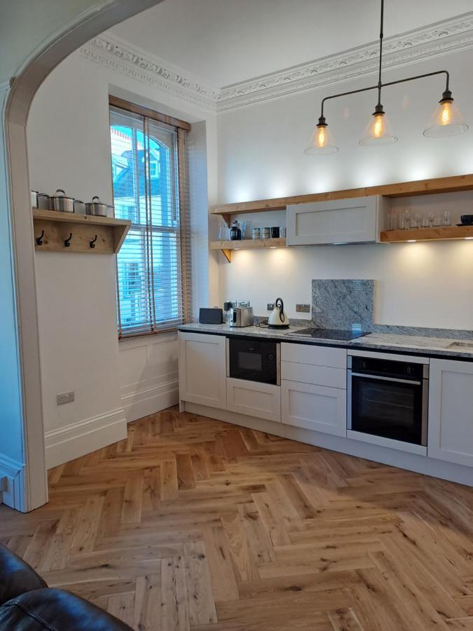 Spinnaker - Self Catering Apartment, Tenby Zewnętrze zdjęcie