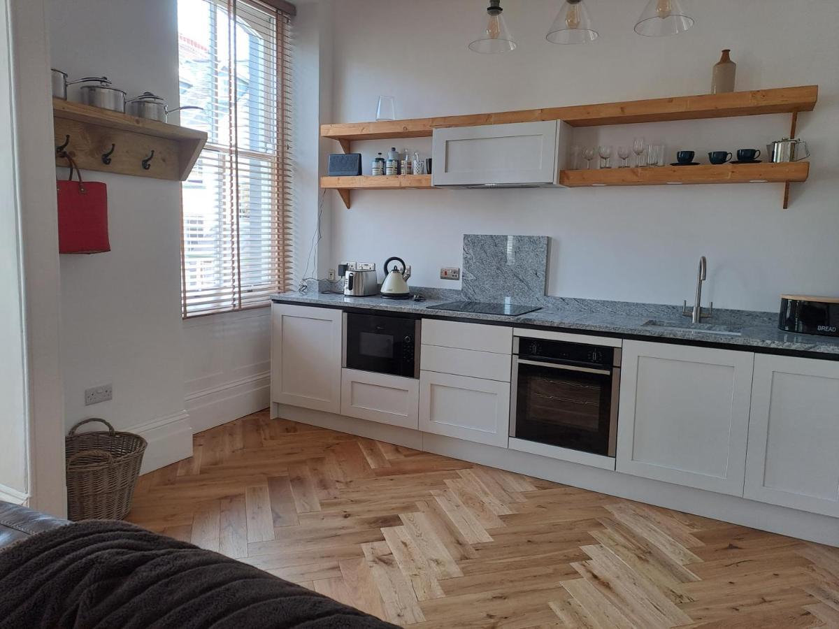 Spinnaker - Self Catering Apartment, Tenby Zewnętrze zdjęcie